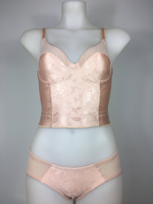 Vintage and Retro Inspired Lingerie, shapewear, stockings and