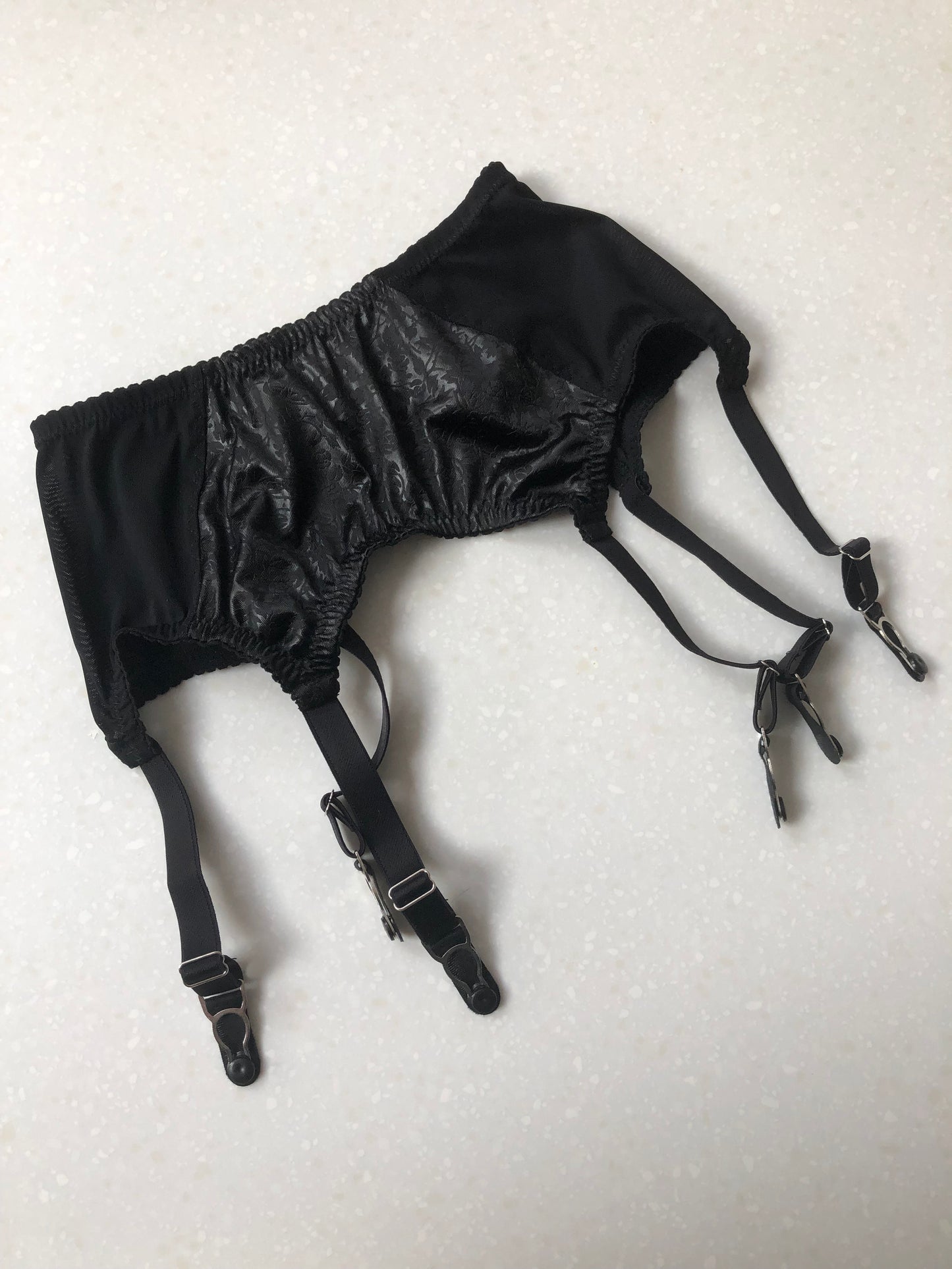 Black Rose 6 Strap Suspender Belt UK10